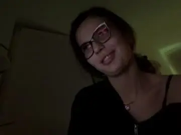 Milahotdesire  live sex cam