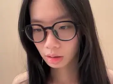 Poppyluvuuu  live sex cam