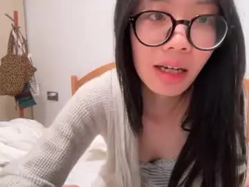 Poppyluvuuu  live sex cam
