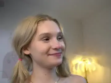 Risingdawnn  live sex cam