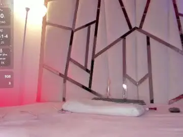 Shy_booty18  live sex cam