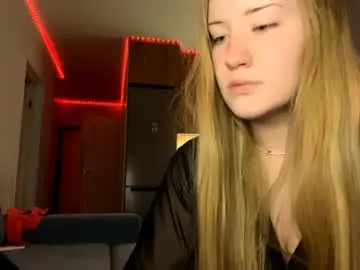 Teneshaalthiser  live sex cam