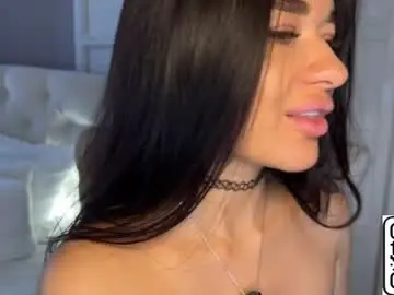 Urlillshy  live sex cam