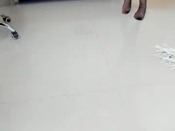 Emy_scoot  live sex cam