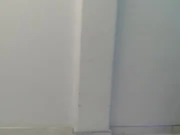 Lisbethorney18  live sex cam