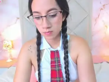 Bellamooretti  live sex cam