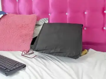 Celena_squirt  live sex cam
