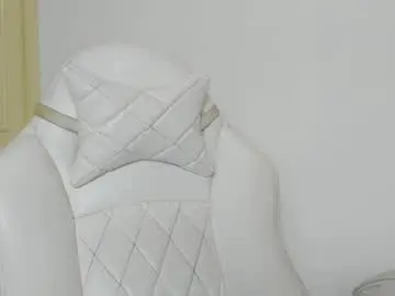 Celena_squirt  live sex cam