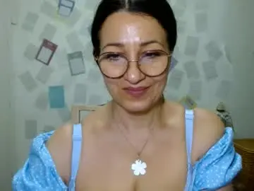 Ginaoneon  live sex cam