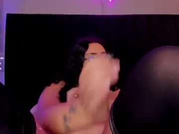 Isaxcurves  live sex cam