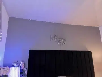 Isaxcurves  live sex cam