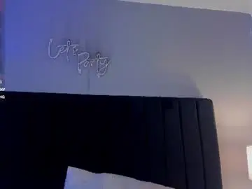 Isaxcurves  live sex cam