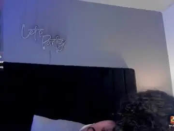 Isaxcurves  live sex cam
