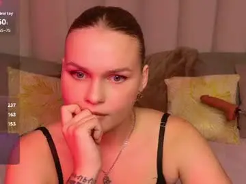 Katywests  live sex cam