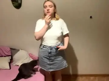 Bernardineredwine  live sex cam