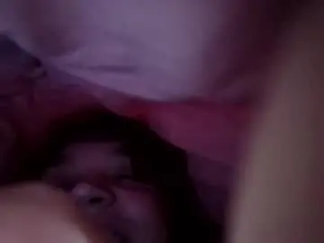 Daddyscumslut211  live sex cam