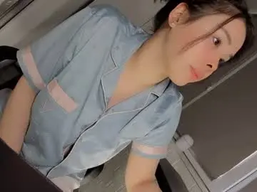 Mikasssu  live sex cam