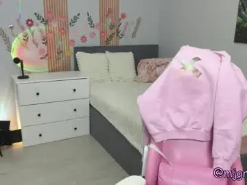 Mjgreencat  live sex cam