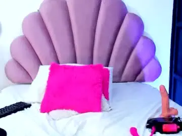 Rosiecharm  live sex cam