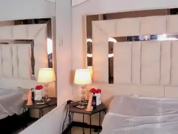 Rossiejones  live sex cam