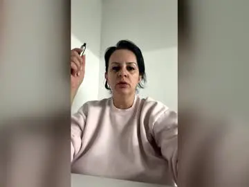 Amna17  live sex cam