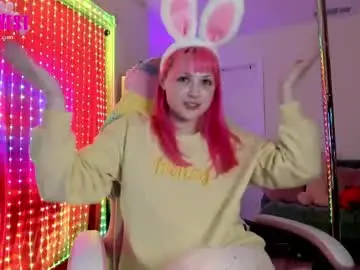 Beg4itbaby  live sex cam