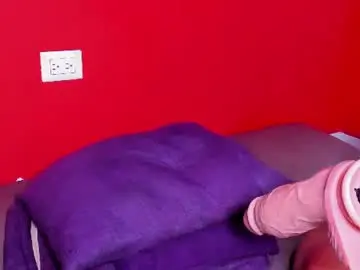 Daisyhotgirl69  live sex cam