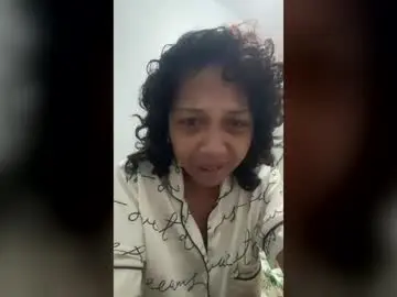 Emjhey1985  live sex cam