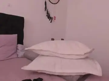 Greenwine_gh  live sex cam