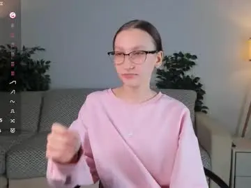 Lucinapahl  live sex cam