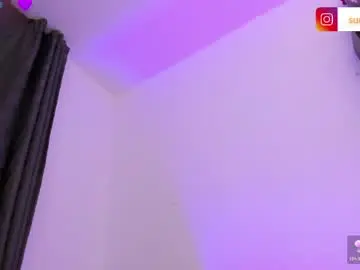 Sunny_page  live sex cam