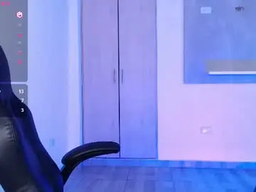 Heylaura11  live sex cam