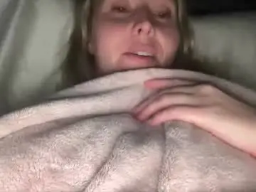 Kristicutiez  live sex cam