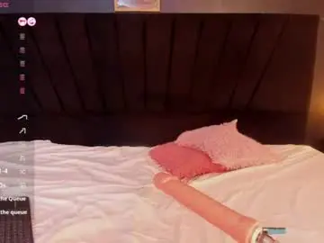 Lunadoll18  live sex cam