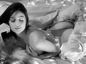 Miss_nii  live sex cam