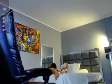 Missale  live sex cam