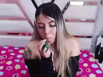 Tiffany_moore19  live sex cam