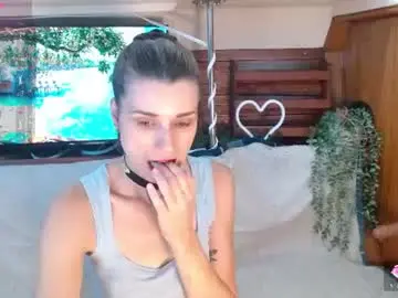 Trinityfire  live sex cam