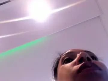 Maia_lion  live sex cam