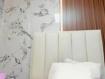 Mileyjoas  live sex cam