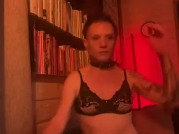 Slutty_squirter  live sex cam