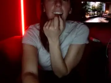 Tootsiefoote001  live sex cam