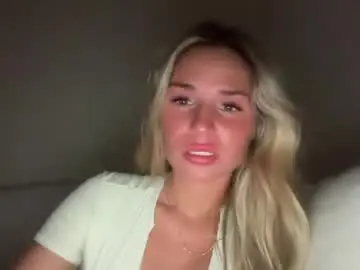 Avelynrae  live sex cam