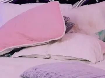 Luckyymia  live sex cam
