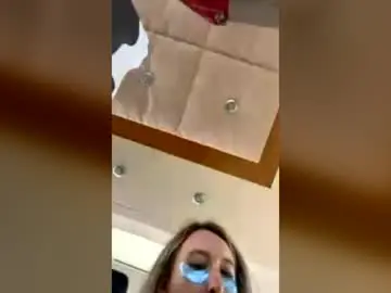 Peachyboop  live sex cam