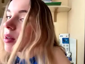 Reaganpollart  live sex cam