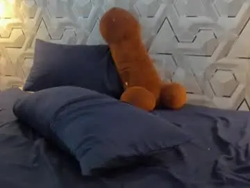 Sophi_01  live sex cam