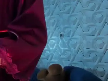 Sophi_01  live sex cam