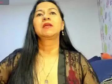 Tyna_b  live sex cam