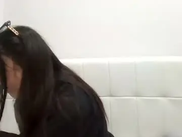 Uhfootiedoll  live sex cam